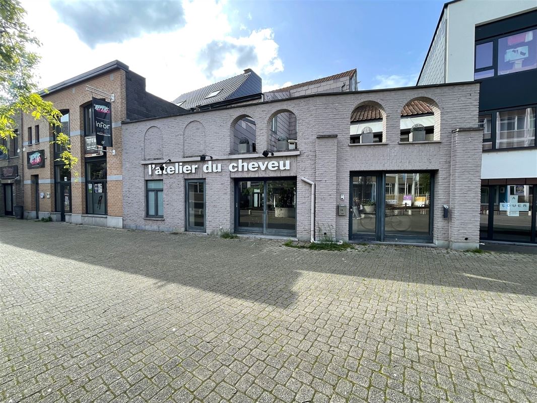 Immeuble mixte (ensemble commercial/maison d'habitation) dans le centre de Wavre