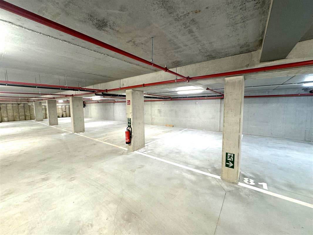 STUDIO NEUF - TERRASSE - PARKING - CAVE