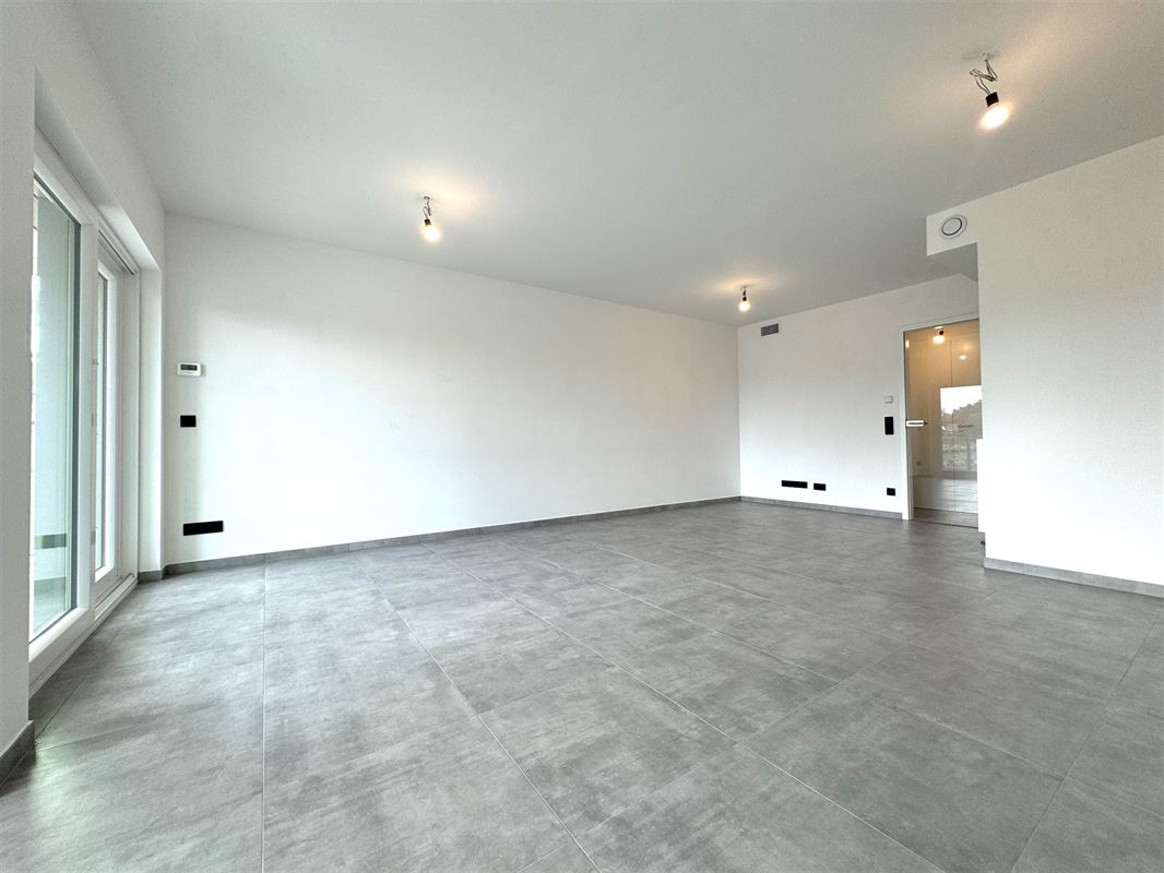STUDIO NEUF - TERRASSE - PARKING - CAVE