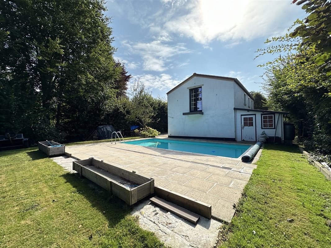 Jolie villa 4 façades avec piscine: quartier prisé!