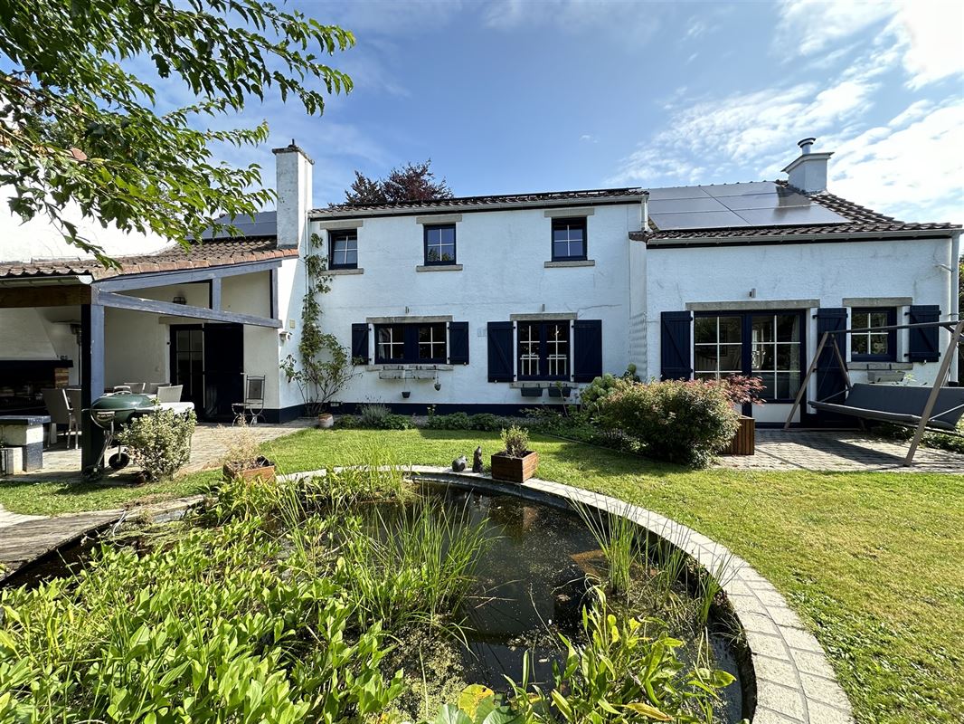 Jolie villa 4 façades avec piscine: quartier prisé!