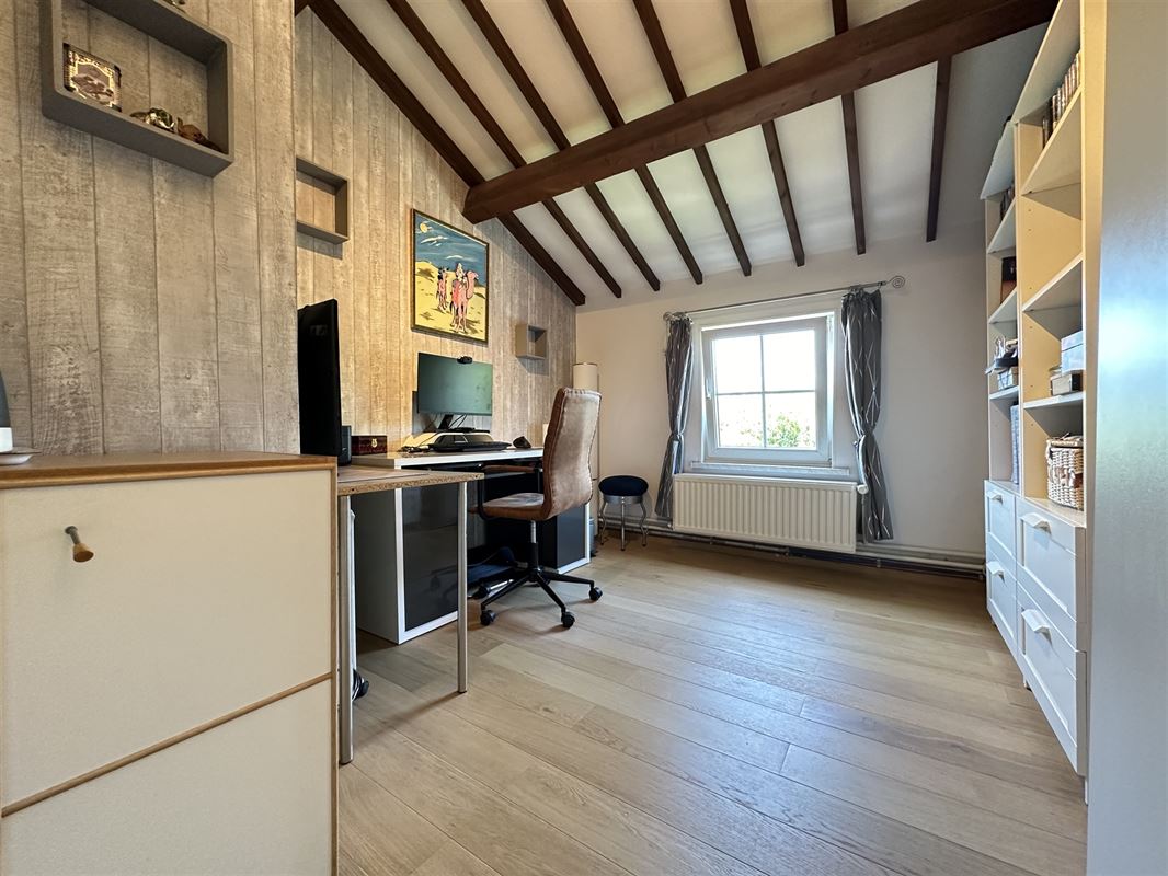 Jolie villa 4 façades avec piscine: quartier prisé!