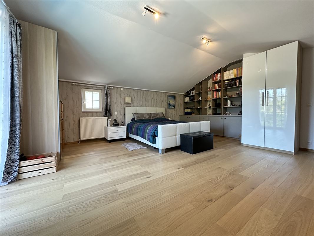 Jolie villa 4 façades avec piscine: quartier prisé!