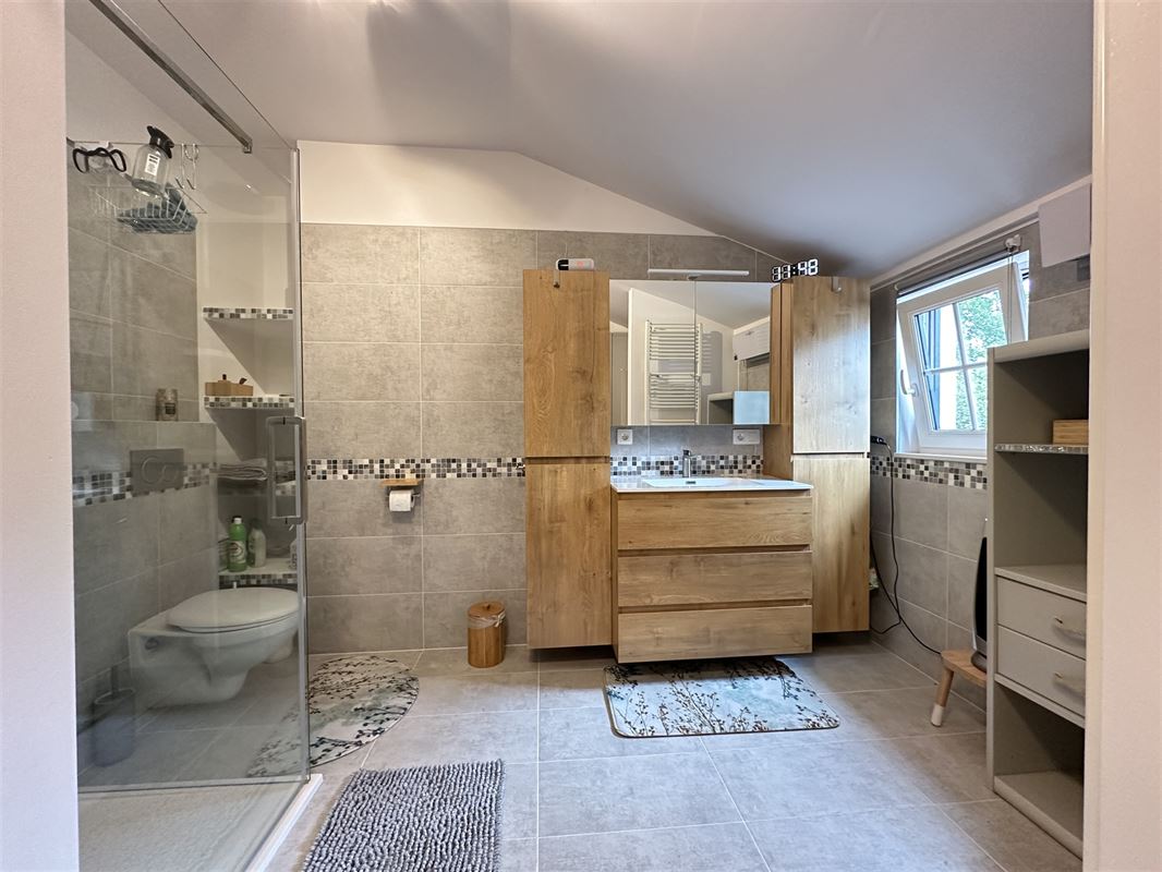 Jolie villa 4 façades avec piscine: quartier prisé!