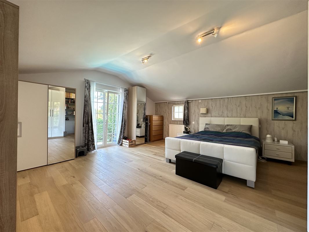 Jolie villa 4 façades avec piscine: quartier prisé!