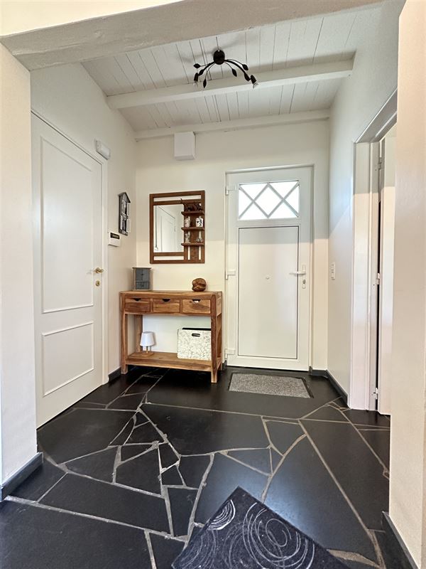 Jolie villa 4 façades avec piscine: quartier prisé!