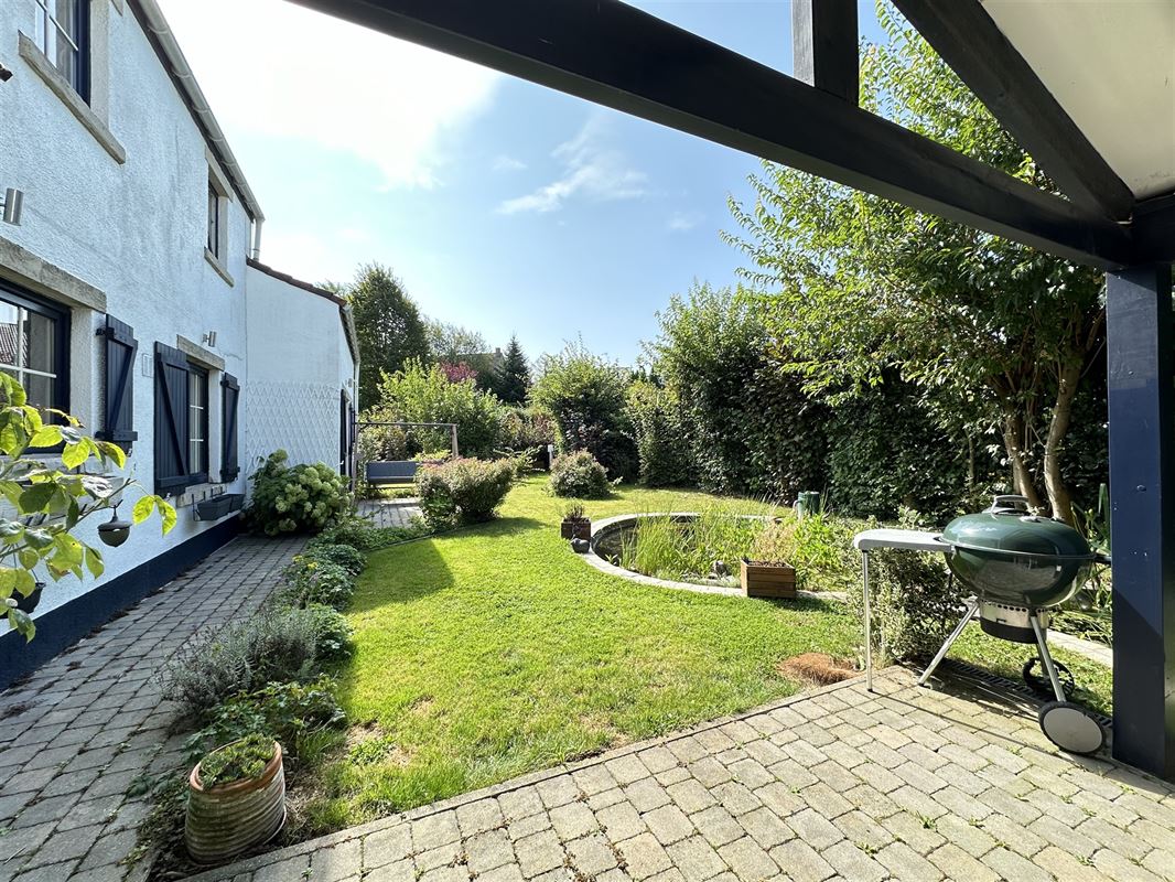 Jolie villa 4 façades avec piscine: quartier prisé!