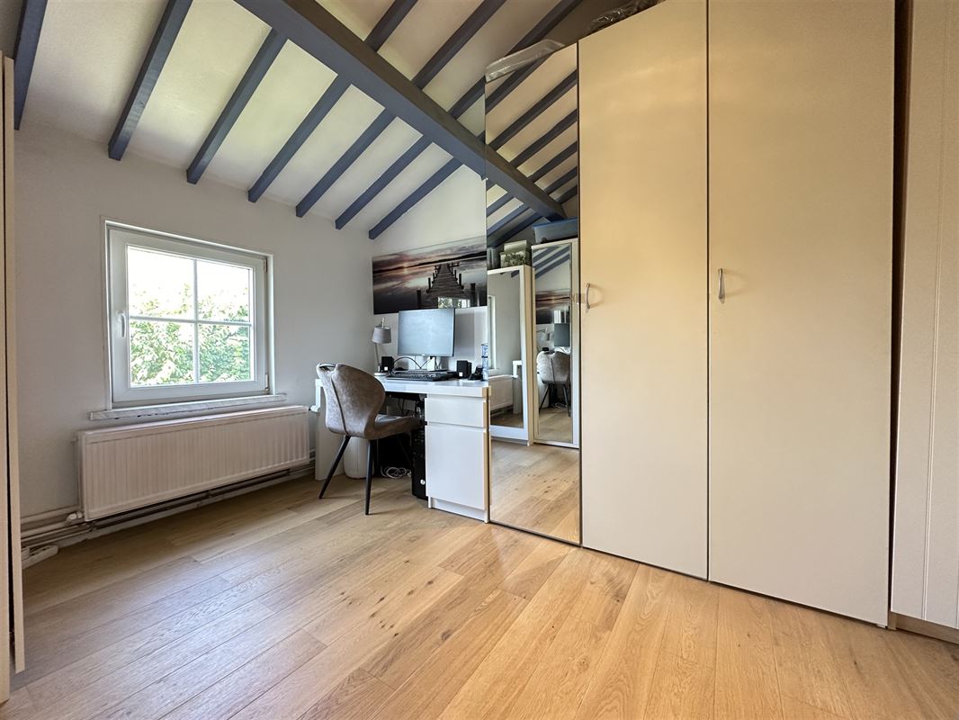 Jolie villa 4 façades avec piscine: quartier prisé!