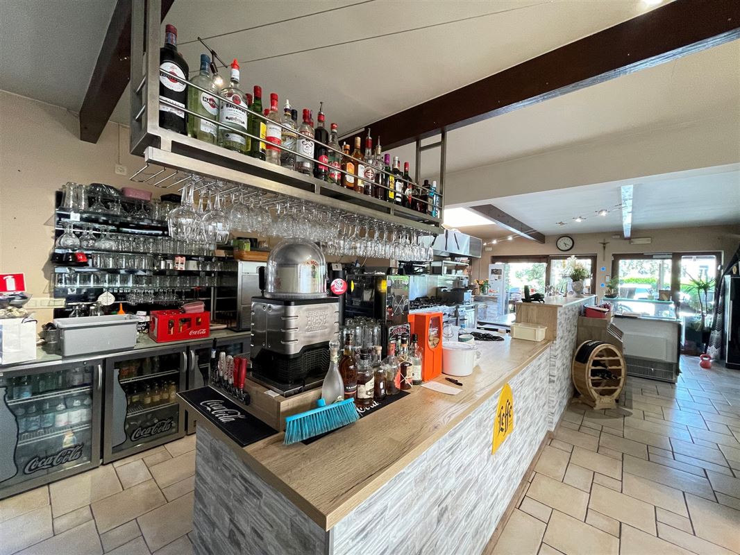 Magnifique immeuble mixte idéalement situé