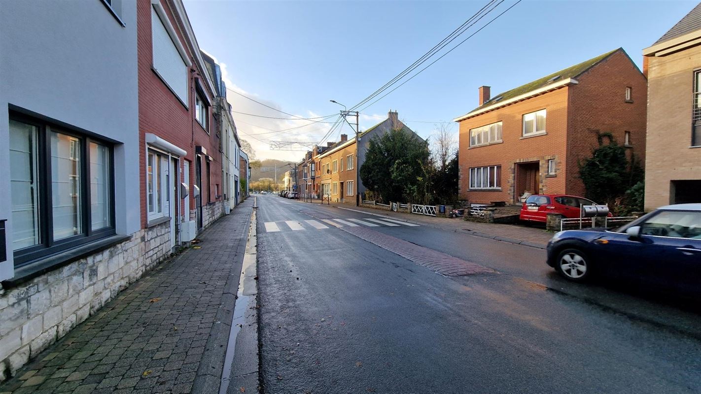 MAISON TRES BIEN SITUEE A FLOREFFE, GARE ET BUS