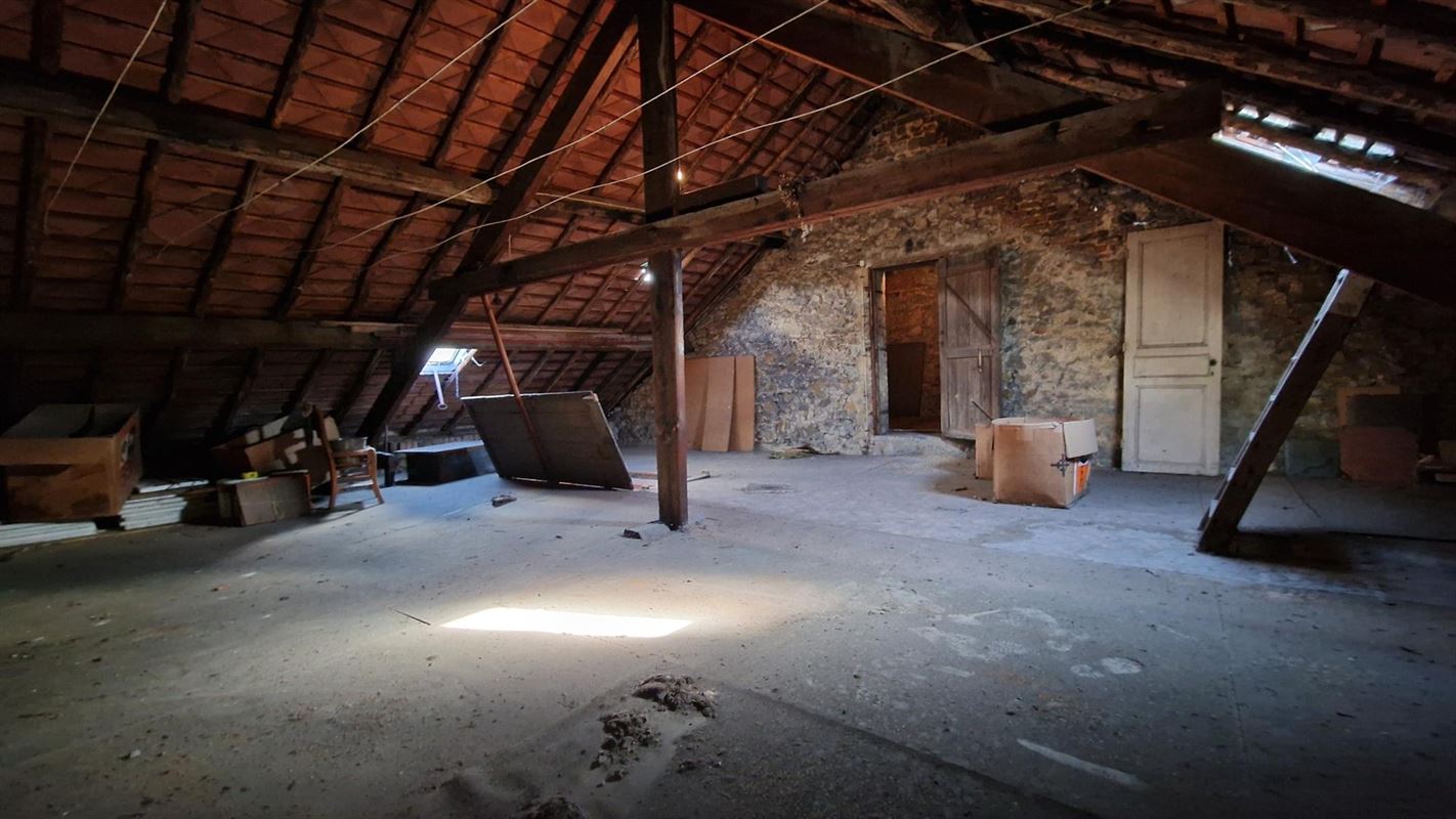 MAISON TRES BIEN SITUEE A FLOREFFE, GARE ET BUS