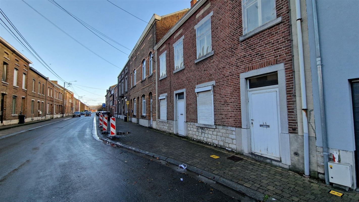 MAISON TRES BIEN SITUEE A FLOREFFE, GARE ET BUS