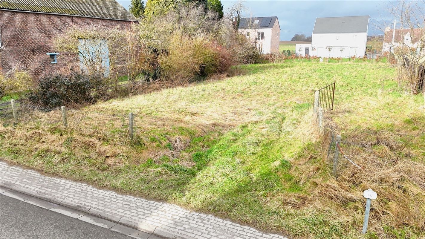 PLAT - PRET A CONSTRUIRE - PROCHE DES FACILITES