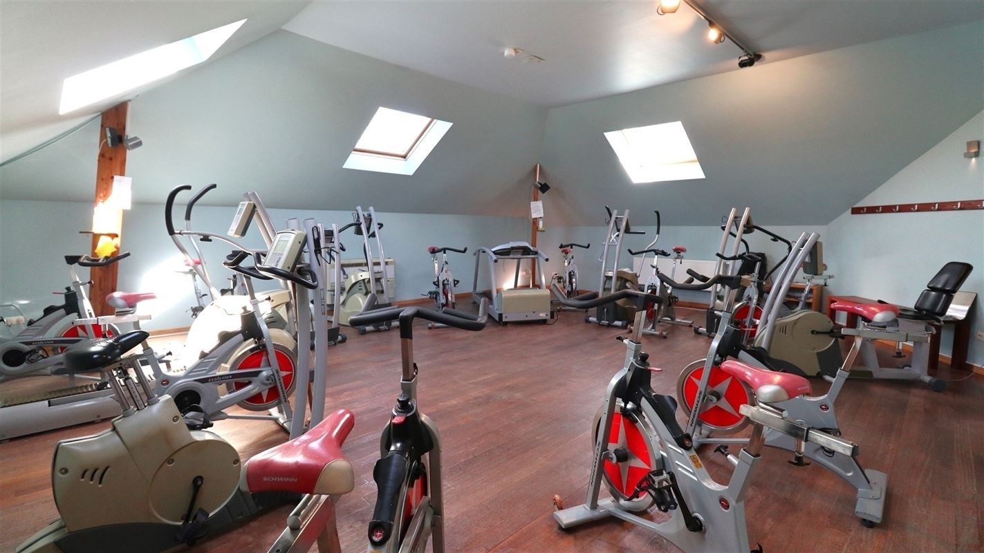 CENTRE DE REMISE EN FORME / BUREAUX/ CENTRE MEDICAL / GROS POTENTIEL