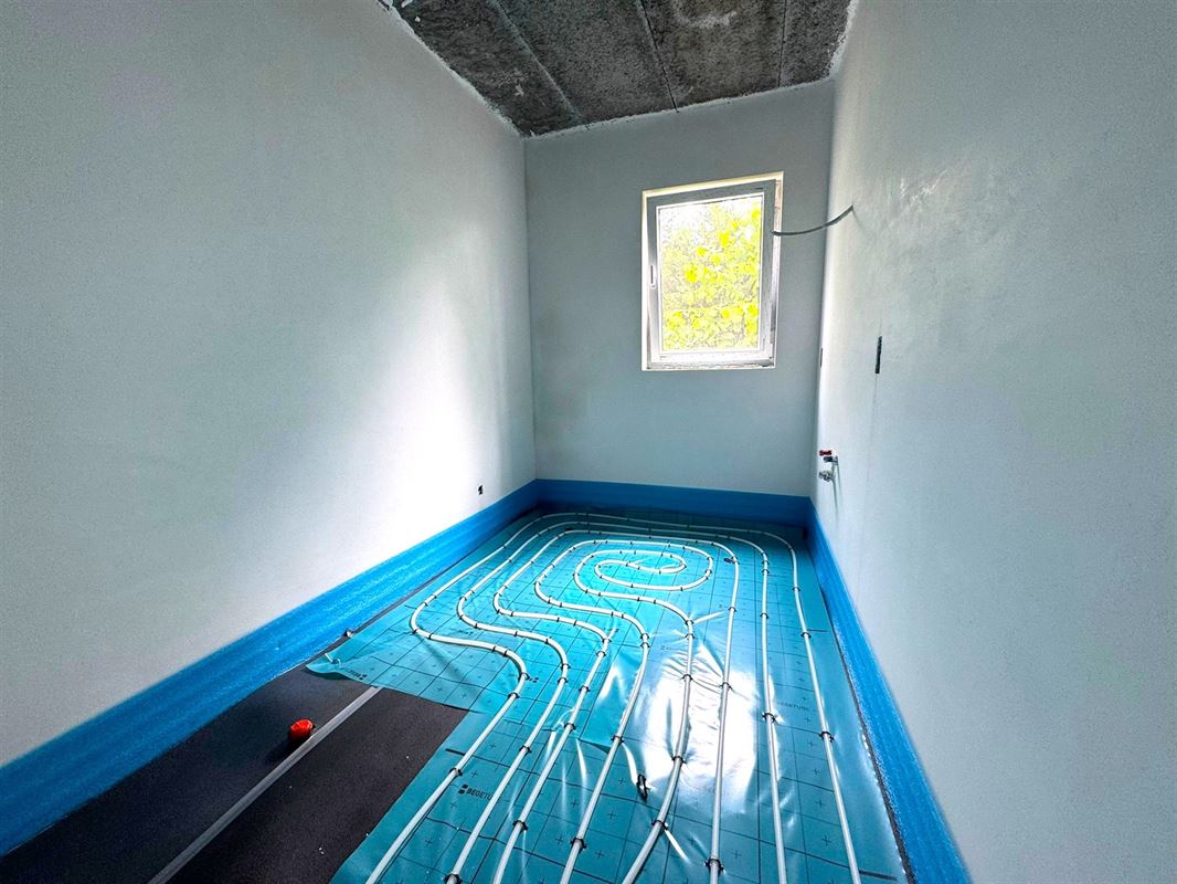 1er ETAGE, LUMINEUX, TERRASSE, 2CH - E22