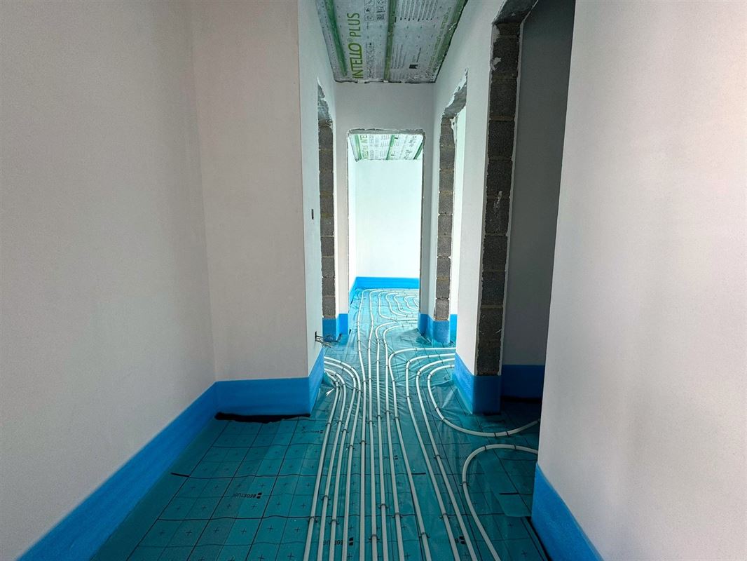 1er ETAGE, LUMINEUX, TERRASSE, 2CH - E22