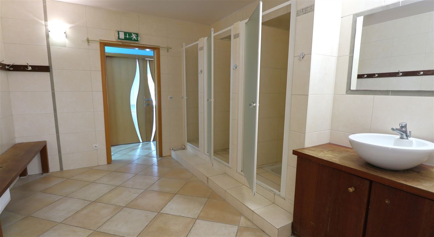 CENTRE DE REMISE EN FORME / BUREAUX/ CENTRE MEDICAL / GROS POTENTIEL