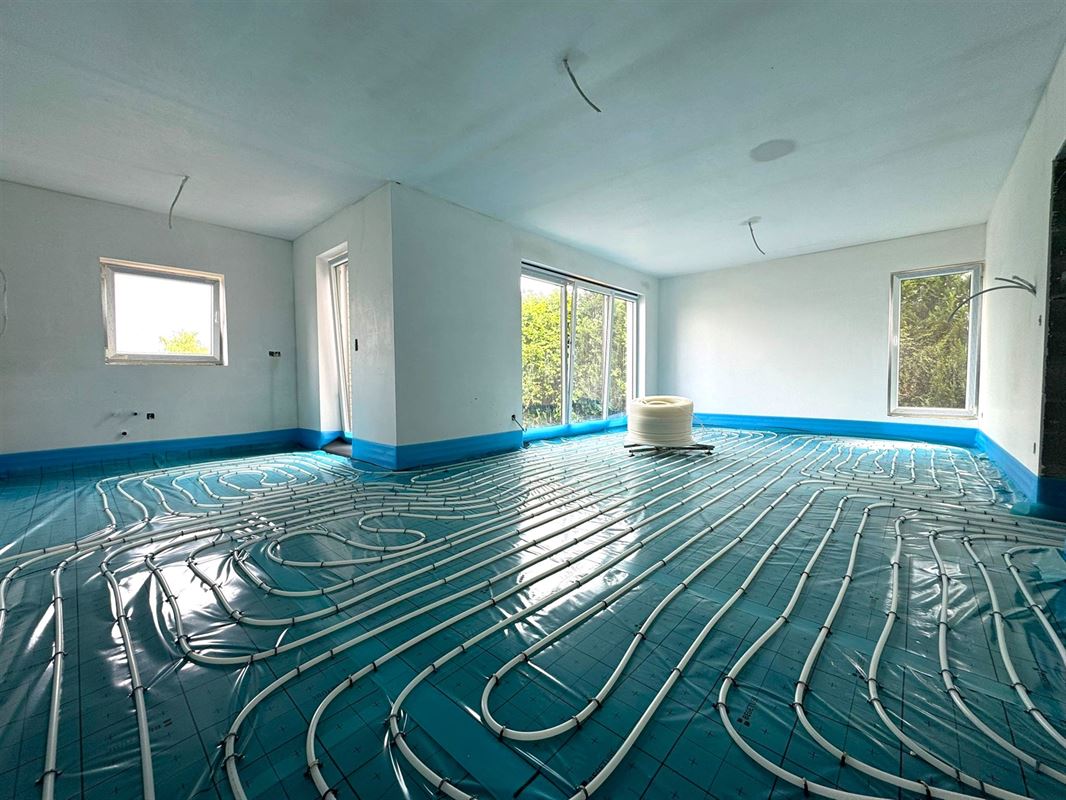 1er ETAGE, LUMINEUX, TERRASSE, 2CH - E22