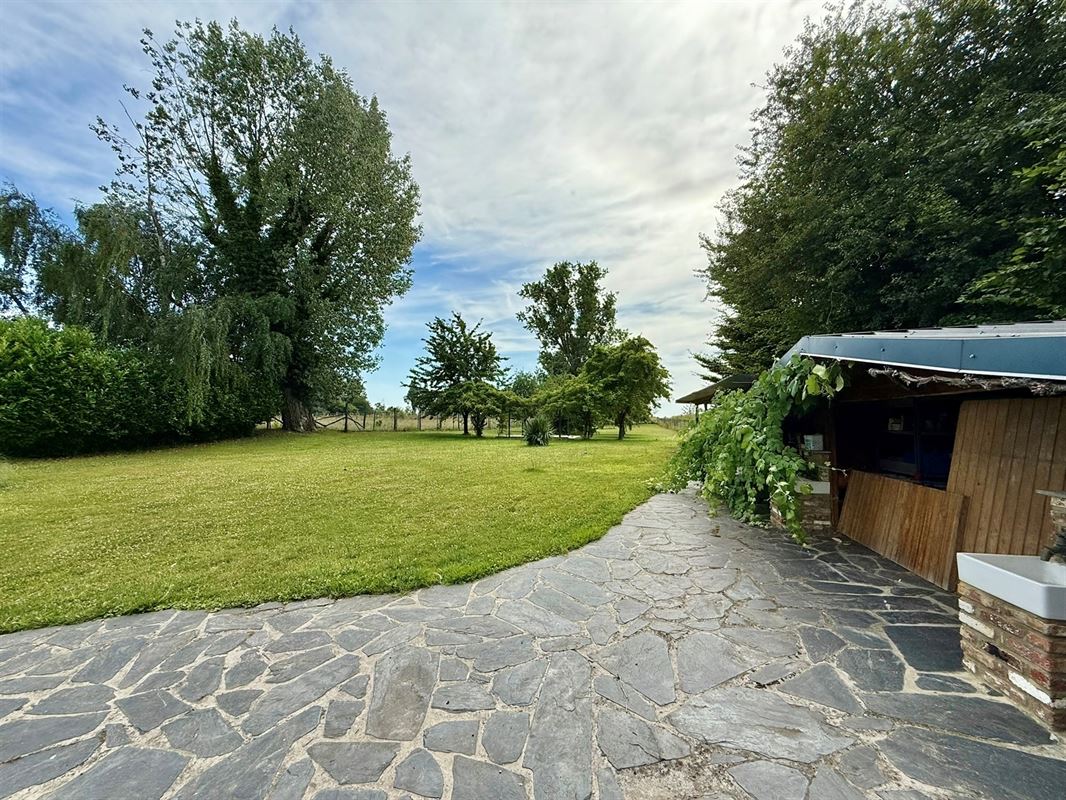 PISCINE - JACUZZI - JARDIN - 4 CH - CAMPAGNE