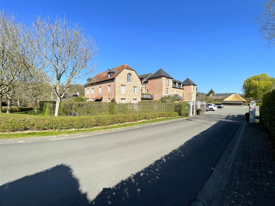 Magnifique appartement dans une copropriété avec piscine