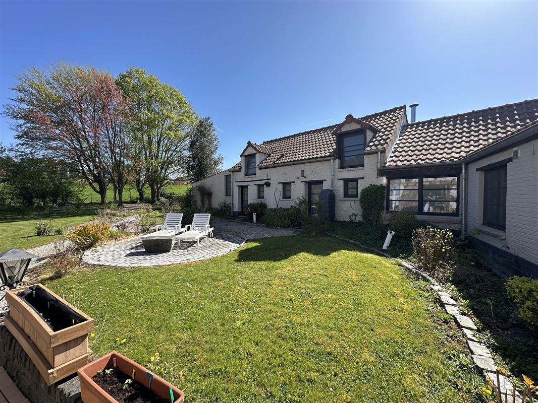 Splendide double habitation! 2 adresses- 2 parcelles!