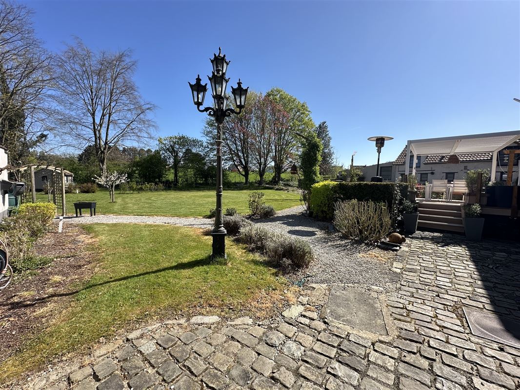 Splendide double habitation! 2 adresses- 2 parcelles!