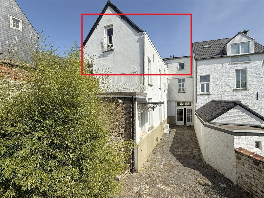 CHARME - PETIT IMMEUBLE - CENTRAL - RENOVE