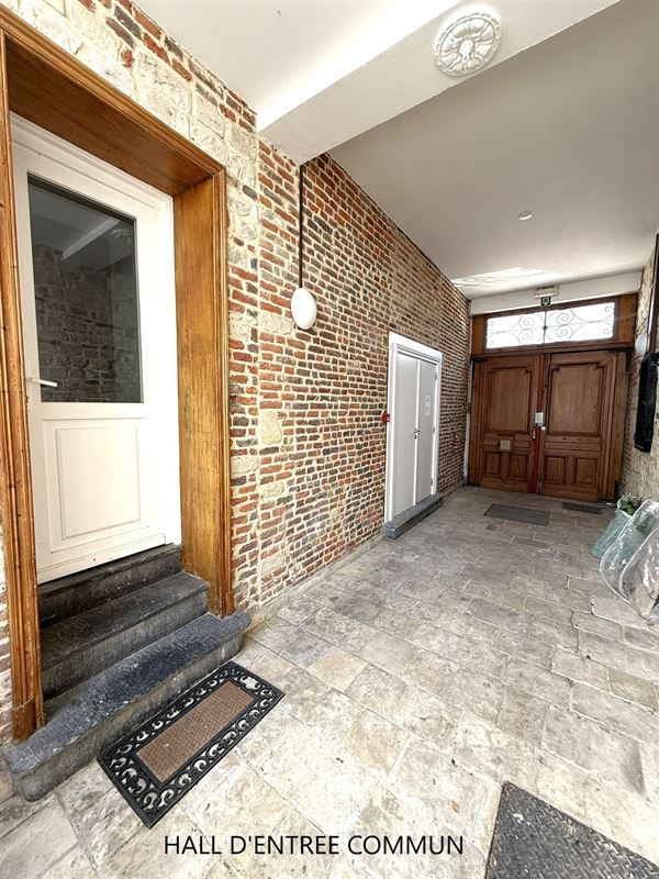 CHARME - PETIT IMMEUBLE - CENTRAL - RENOVE