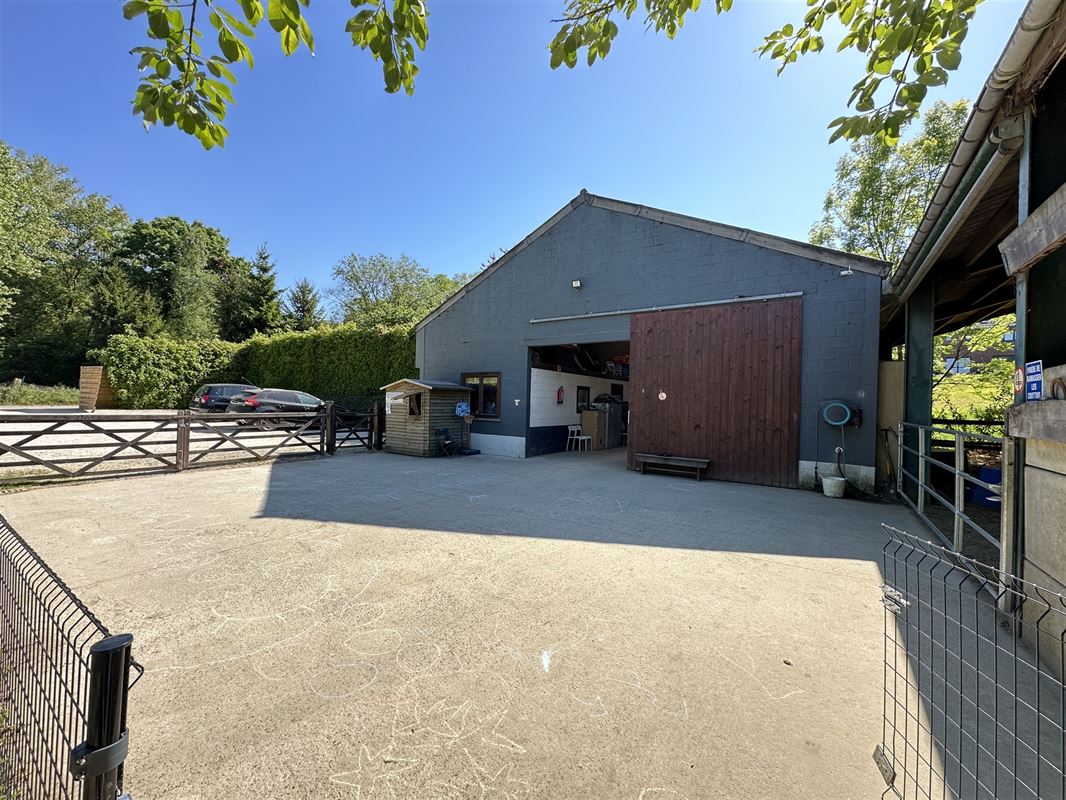 Propriété équestre: Maison, appt, écurie, pistes + loc prair