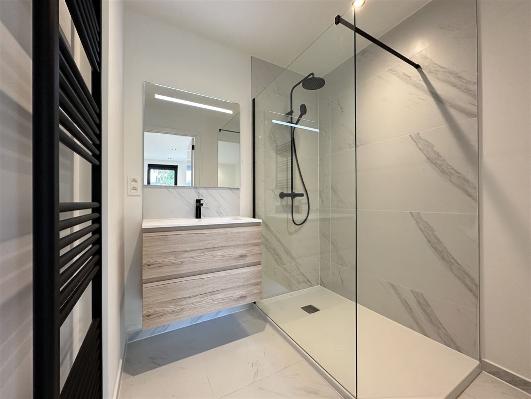 Suberbe appartement 1ch - dress/bureau!