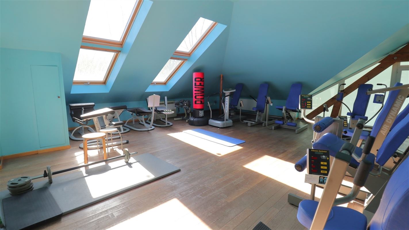 CENTRE DE REMISE EN FORME / BUREAUX/ CENTRE MEDICAL / GROS POTENTIEL