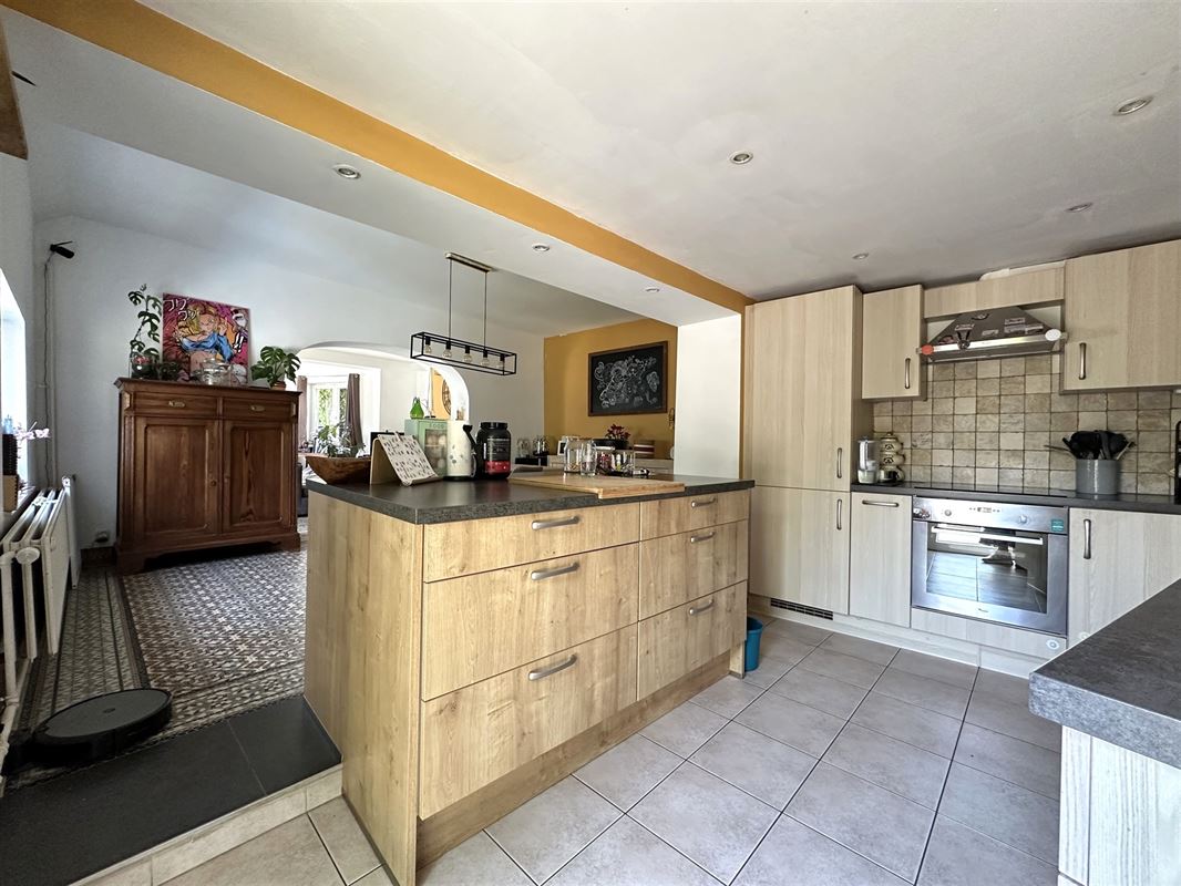 Charmante maison 3chambres - en retrait de la rue!