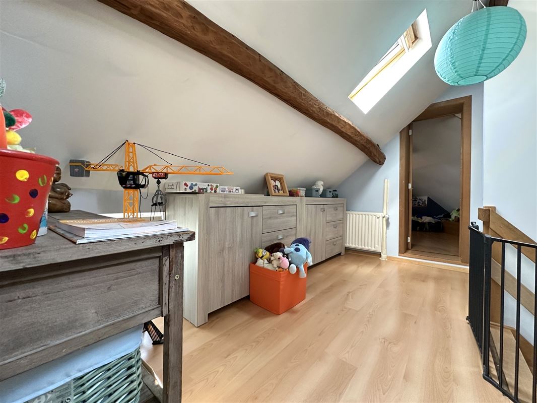 Charmante maison 3chambres - en retrait de la rue!