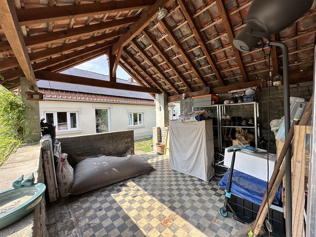 Charmante maison 3chambres - en retrait de la rue!