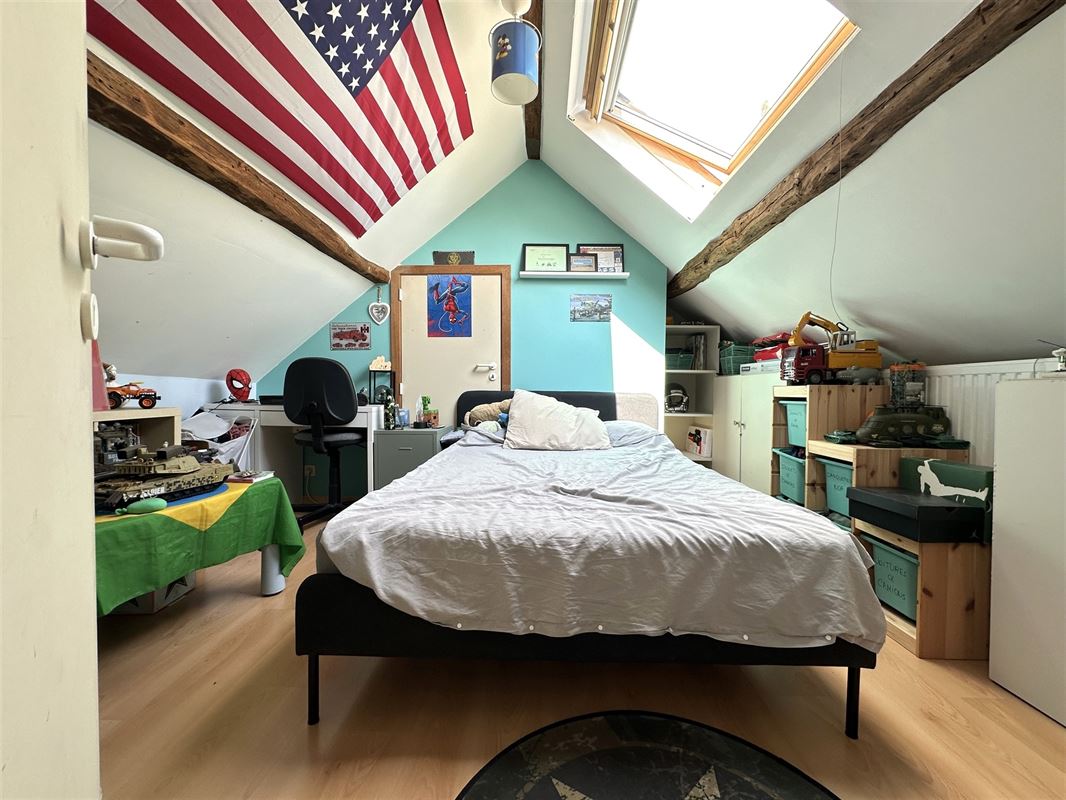 Charmante maison 3chambres - en retrait de la rue!