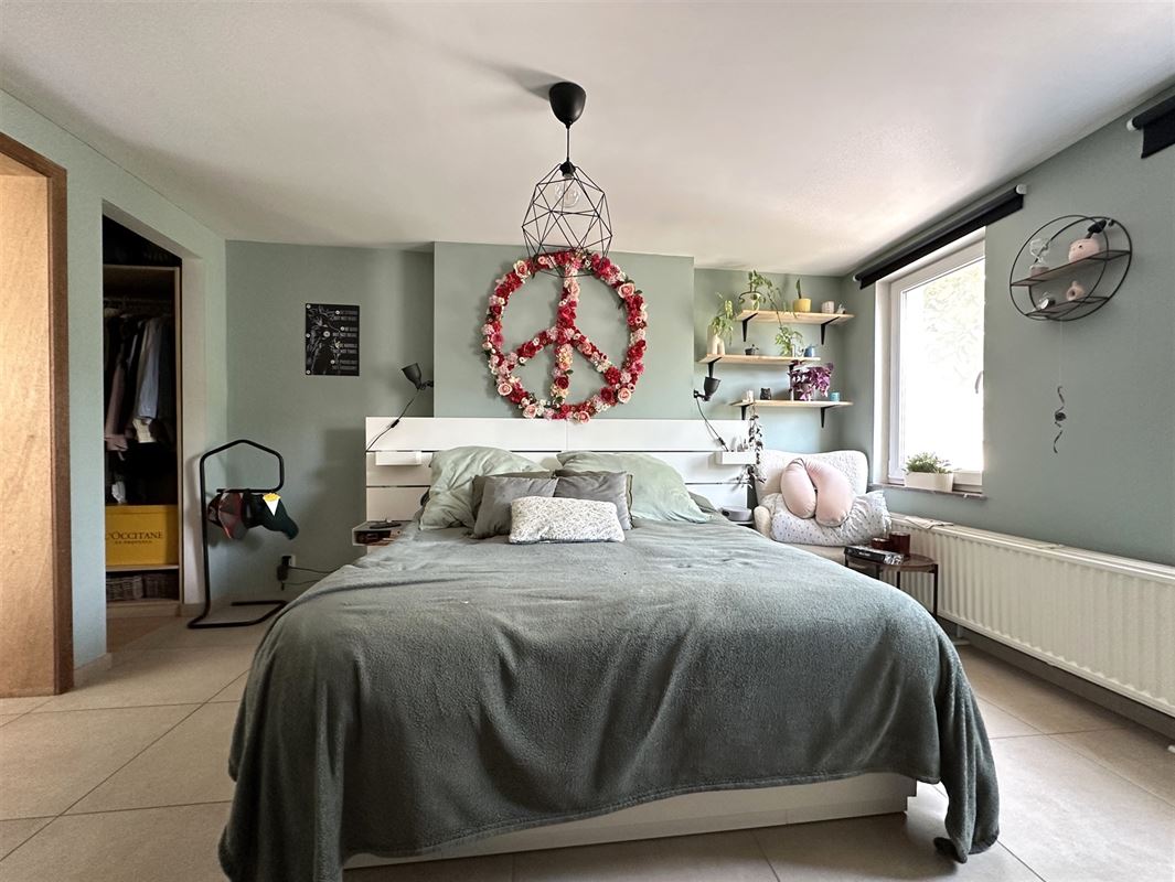 Charmante maison 3chambres - en retrait de la rue!