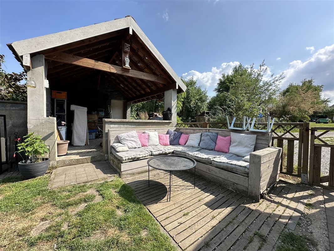 Charmante maison 3chambres - en retrait de la rue!