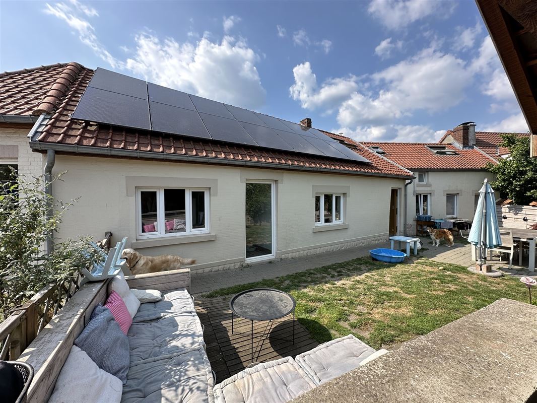 Charmante maison 3chambres - en retrait de la rue!