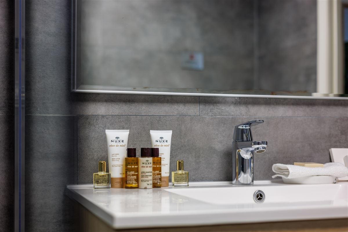 Appartement meublé 2 chambres avec PARKING privé !