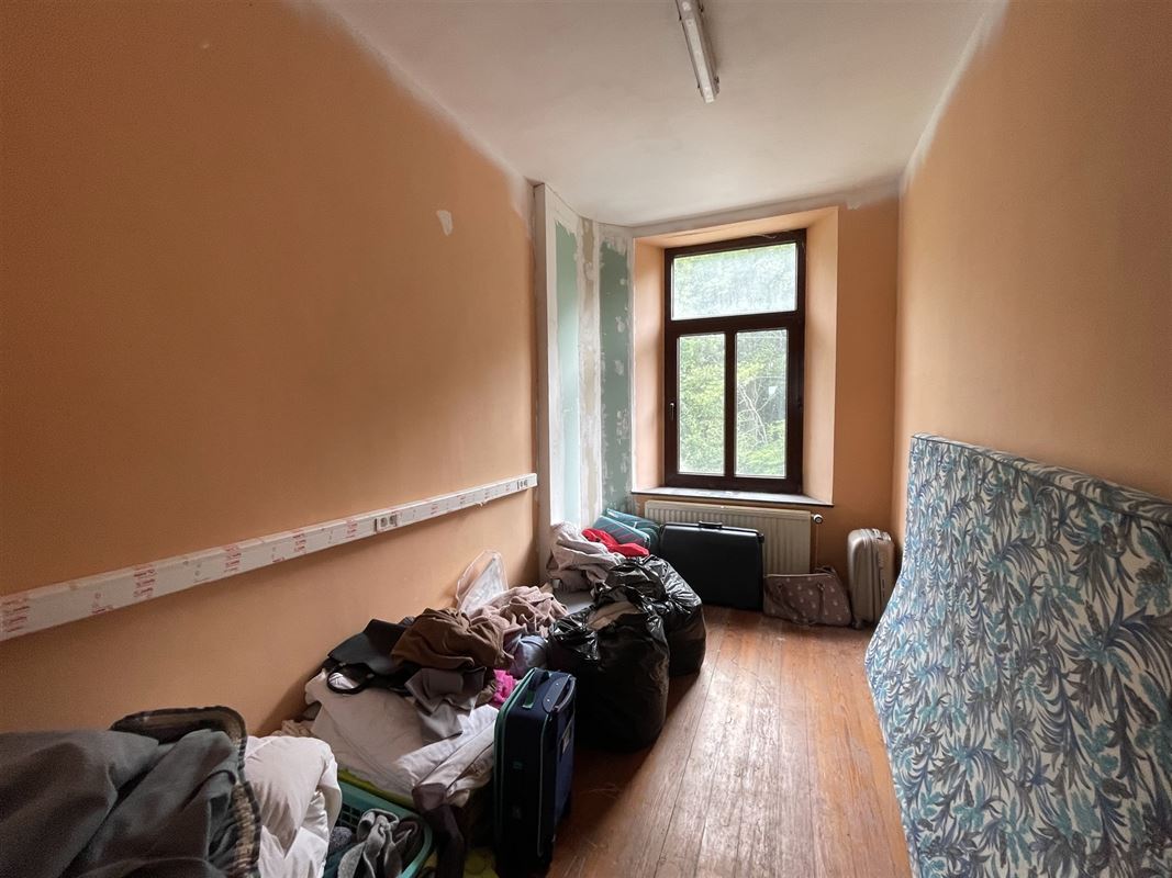 Propriété à rénover entièrement - Beau potentiel