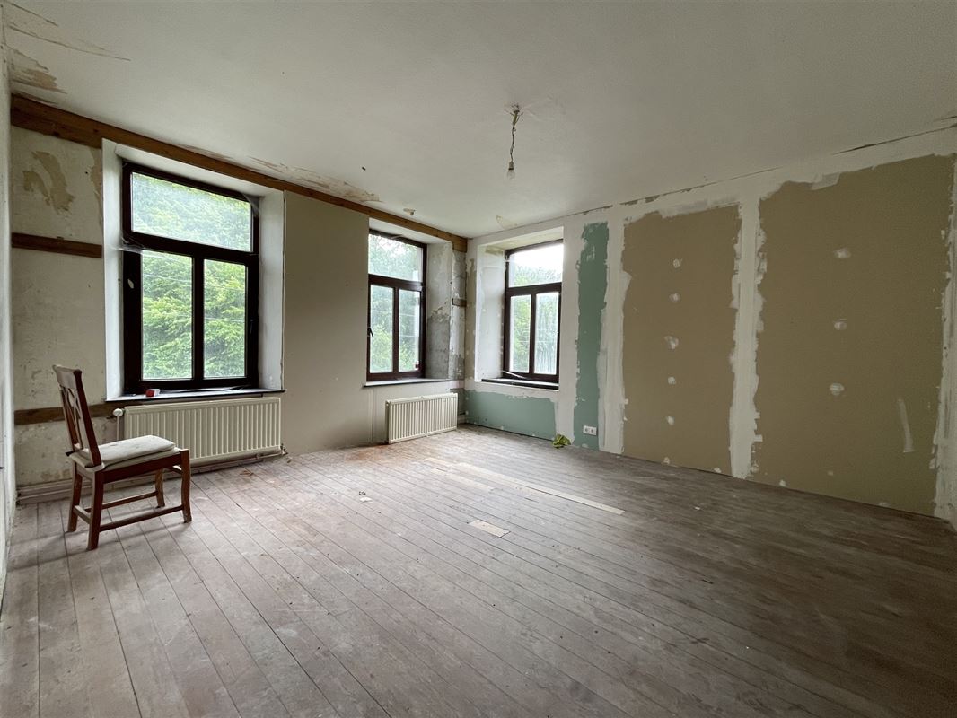 Propriété à rénover entièrement - Beau potentiel