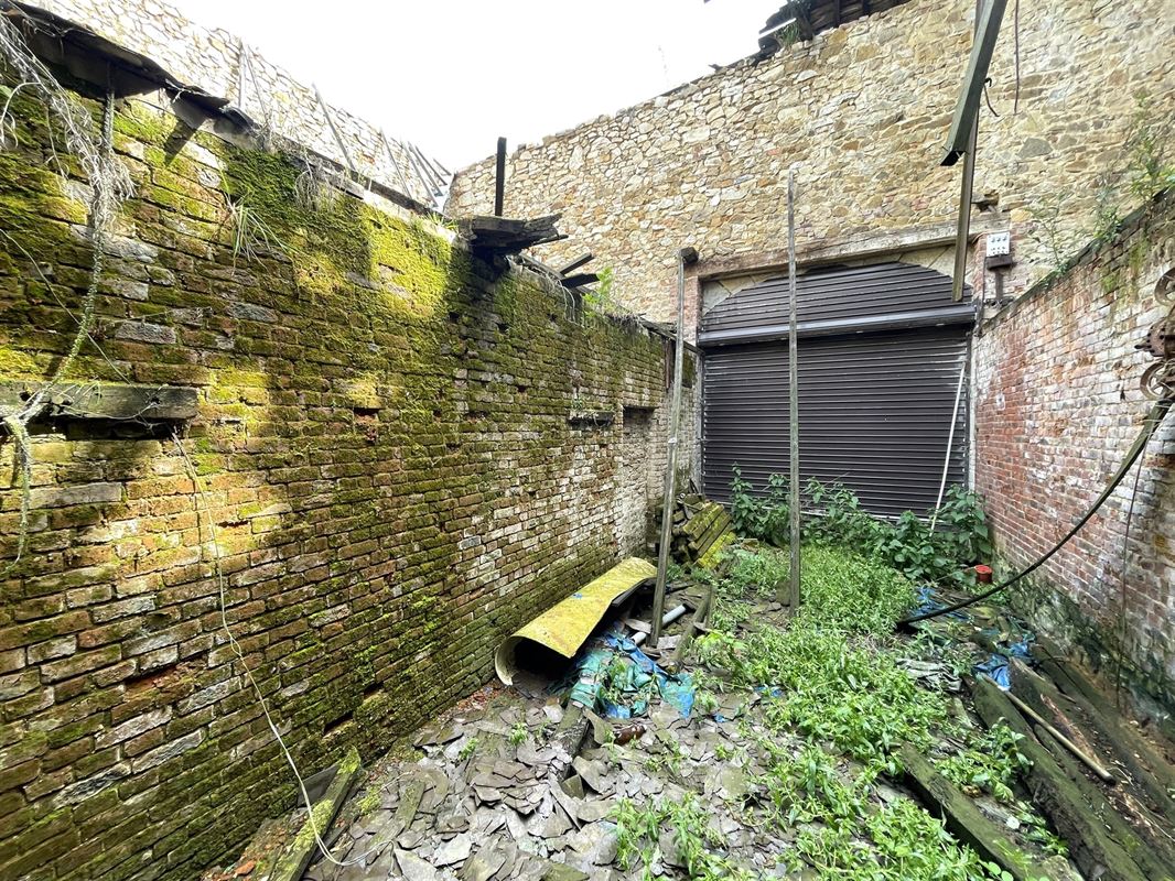 Propriété à rénover entièrement - Beau potentiel