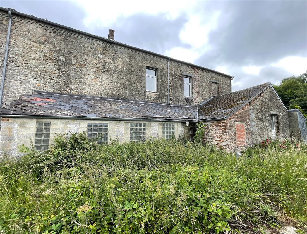 Propriété à rénover entièrement - Beau potentiel