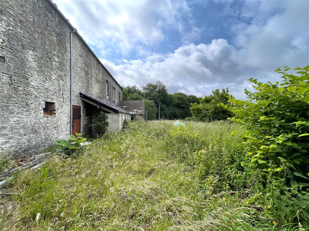 Propriété à rénover entièrement - Beau potentiel