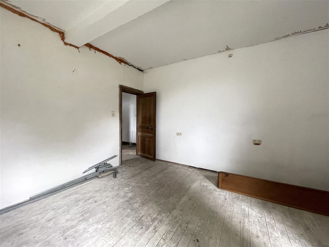 Propriété à rénover entièrement - Beau potentiel