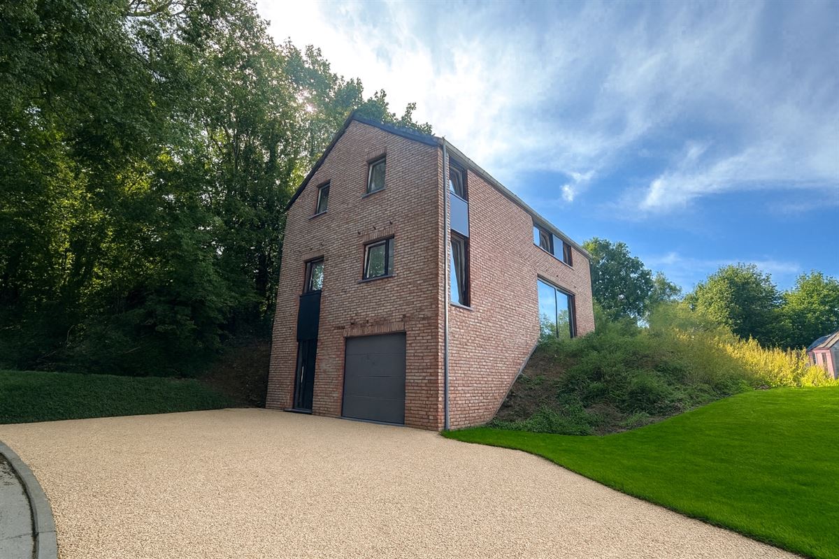 LOT 1 - Maison 4façades neuve - éco-intelligente!