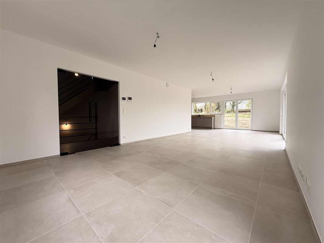 Jolie maison neuve! Belles finitions!