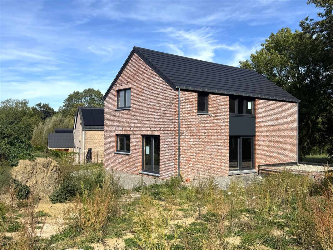 LOT 3 - Maison 4façades neuve - éco-intelligente!