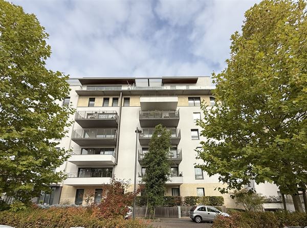 Joli appartement 2ch au Parc de l'allliance! Vue dégagée!