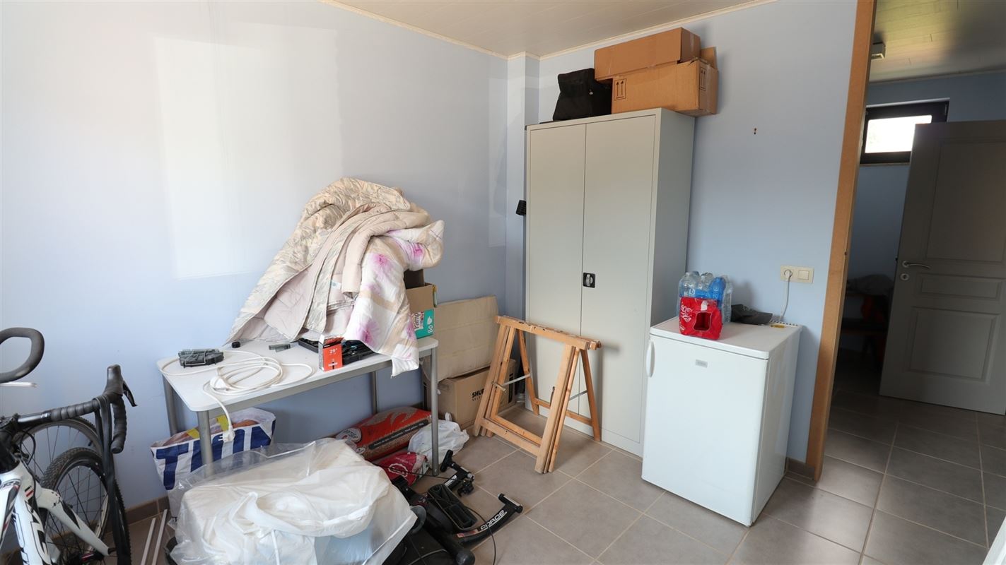 PIETREBAIS - BUREAUX DE 68 M² / POSS STUDIO OU PROF LIBERALE